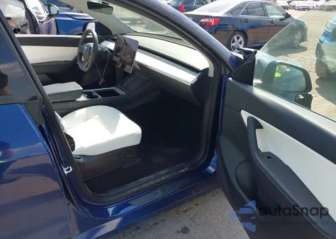 2022 Tesla Model Y Performance Dual Motor All-Wheel Drive z USA, uszkodzony, nr VIN 7SAYGDEF6NF340543